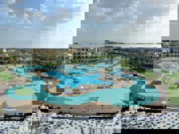 Foto Movenpick Cairo Media City ***** Gizeh