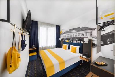 D8 Hotel