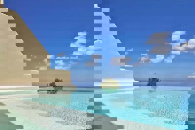 Foto Skyfall Suites **** Pyrgos Kallistis