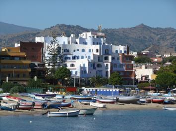 Foto Chincherini Holiday Sporting Baia **** Giardini Naxos