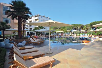 Hotel Sandy Beach Resort