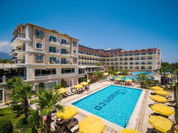 L Oceanica Beach Resort