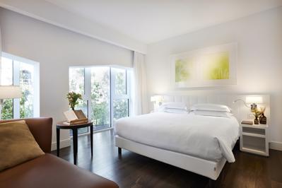 Magna Pars Suites