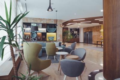 Foto Holiday Inn Skopje ***** Skopje
