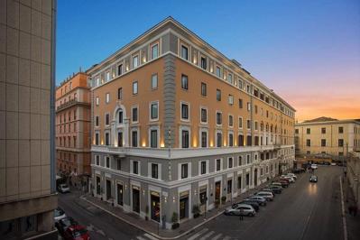 Golden Tulip Piram