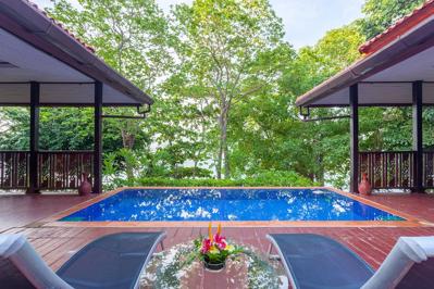 Hotel Phi Phi Natural Resort