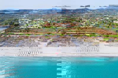 Foto Villaggio Baia Dei Pini **** Budoni