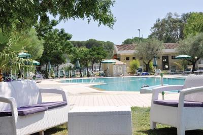 Foto Villaggio Borgo Degli Ulivi *** Sellia Marina