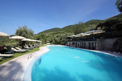 Foto Domina Borgo degli Ulivi **** Gardone Riviera