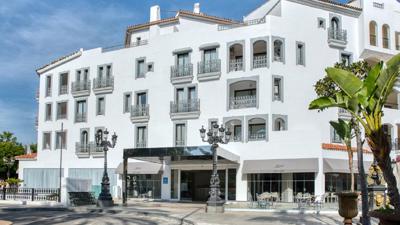 Park Plaza Suites