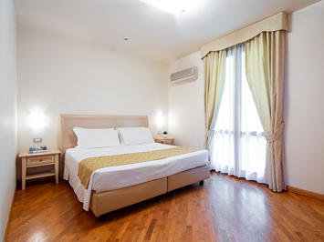 Foto Domina Borgo degli Ulivi **** Gardone Riviera