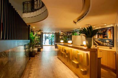 Foto chic and basic Velvet *** Barcelona