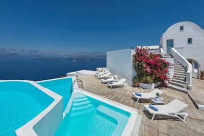Apanemo Hotel And Suites