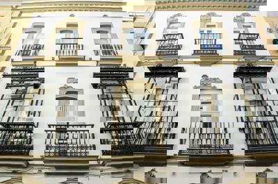 Foto Suites Sevilla Plaza *** Sevilla