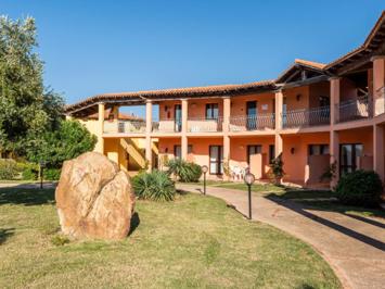 Foto Residence Baia dei Mirti **** Vignola Mare