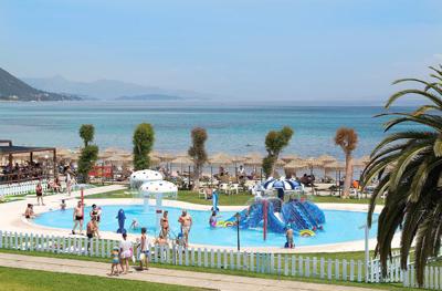 Foto Messonghi Beach Holiday Resort *** Moraitika