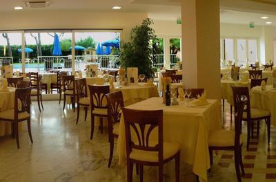 Foto Hotel Versilia Palace **** Marina Di Pietrasanta