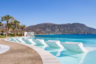 Foto Konstantinos Palace ***** Pigadia Karpathos Stad