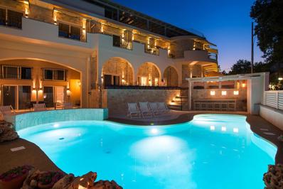 Foto Neikos Luxury Suites *** Chaniotis