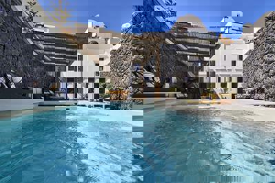 Foto Floria Suites Santorini **** Karterados