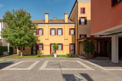 Villa Costanza