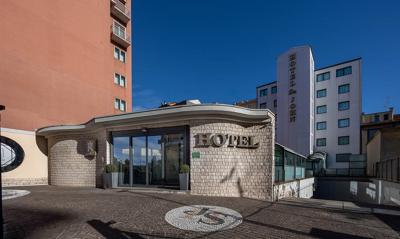 Foto iH Hotels Milano St. John **** Milaan