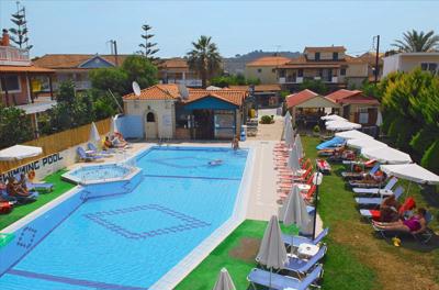 Foto Tom en John Center **** Tsilivi