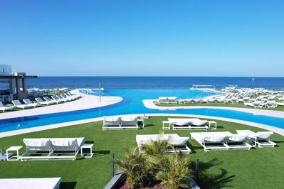 Foto Resort Cordial Santa Agueda en Perchel Beach Club ***** El Pajar