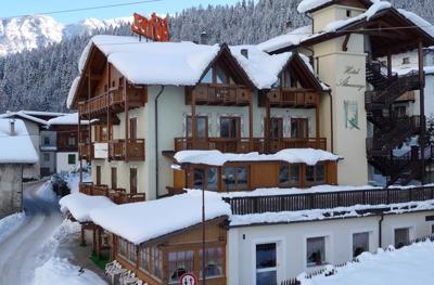Foto Hotel Almazzago *** Commezzadura