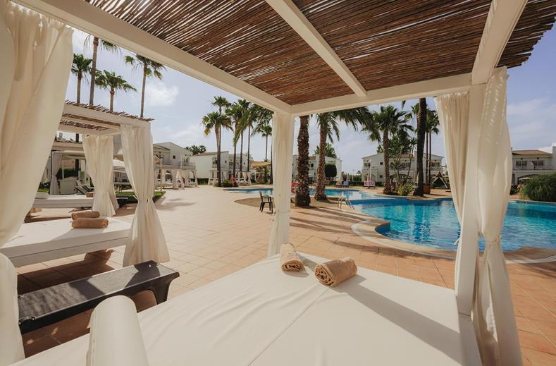 hotel-garden-holiday-village