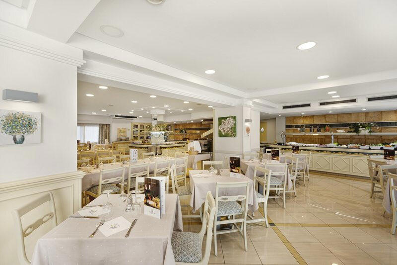 Metropolitan Playa JUKA