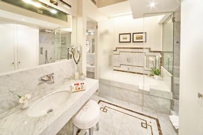 Trevi Palace Luxury Inn