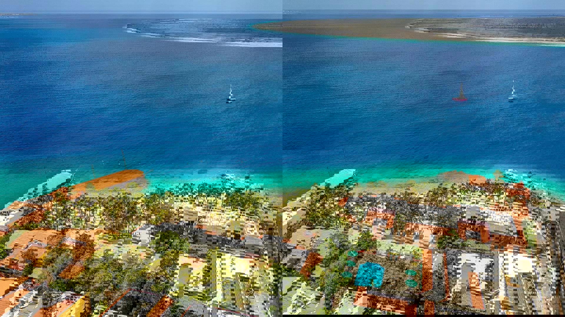 impressie Harbour Village Beach Club