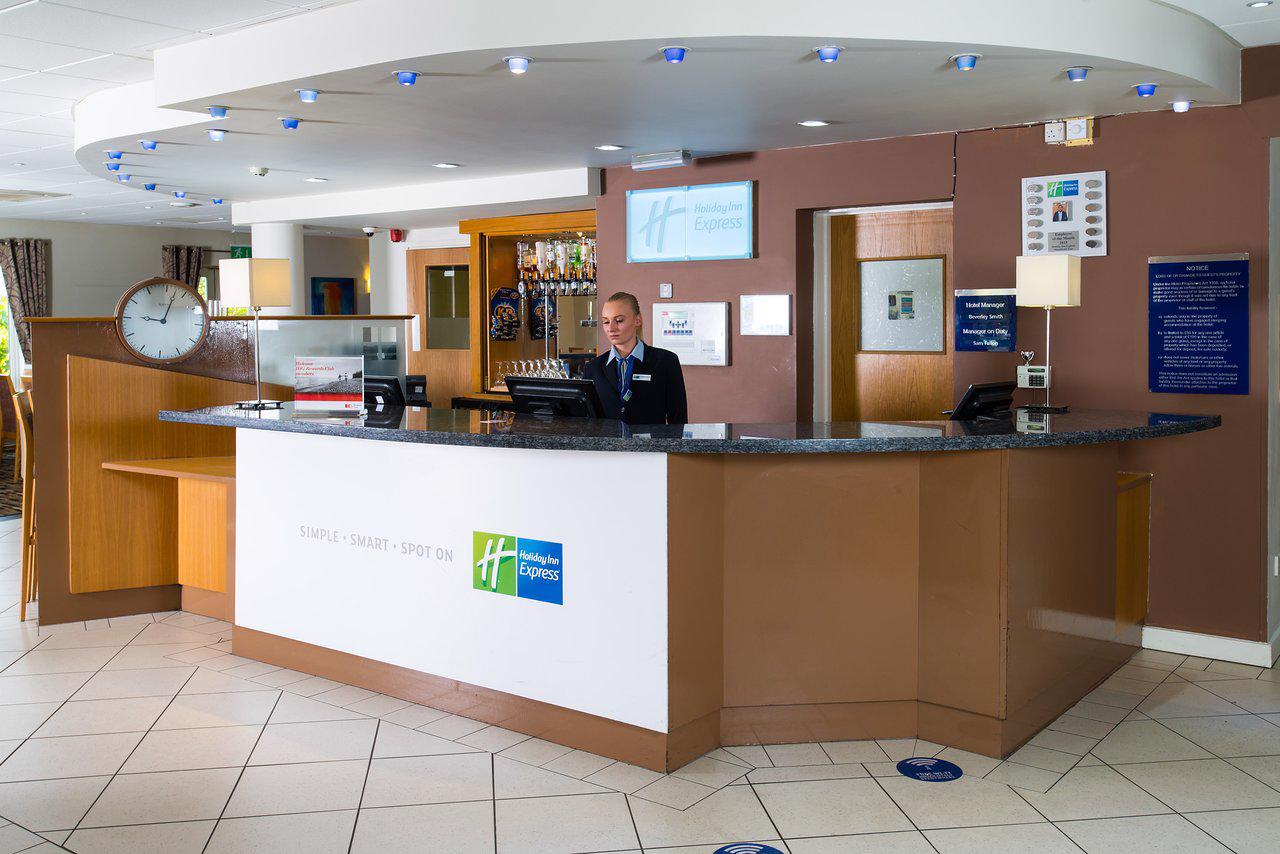 holiday-inn-manchester-east