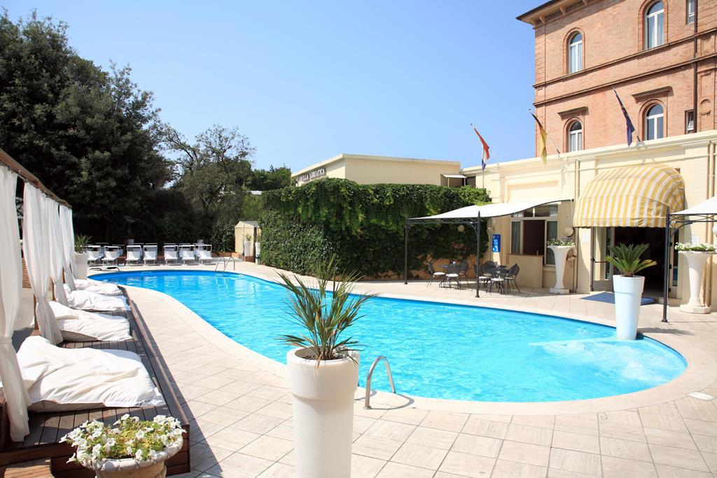 Foto Hotel Villa Adriatica **** Rimini