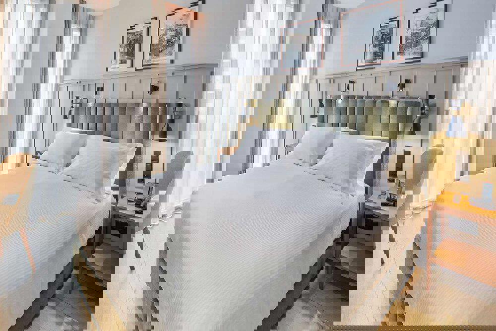 Via Sants Hotel Barcelona Tapestry Collection by Hilton