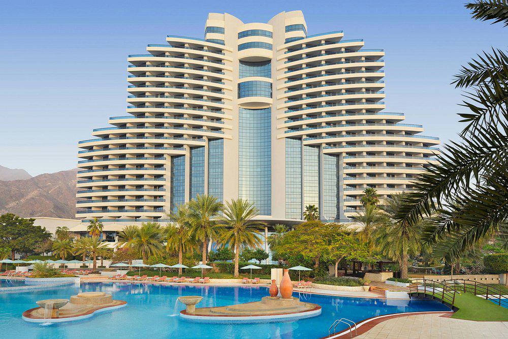 Le Meridien Al Aqah Beach