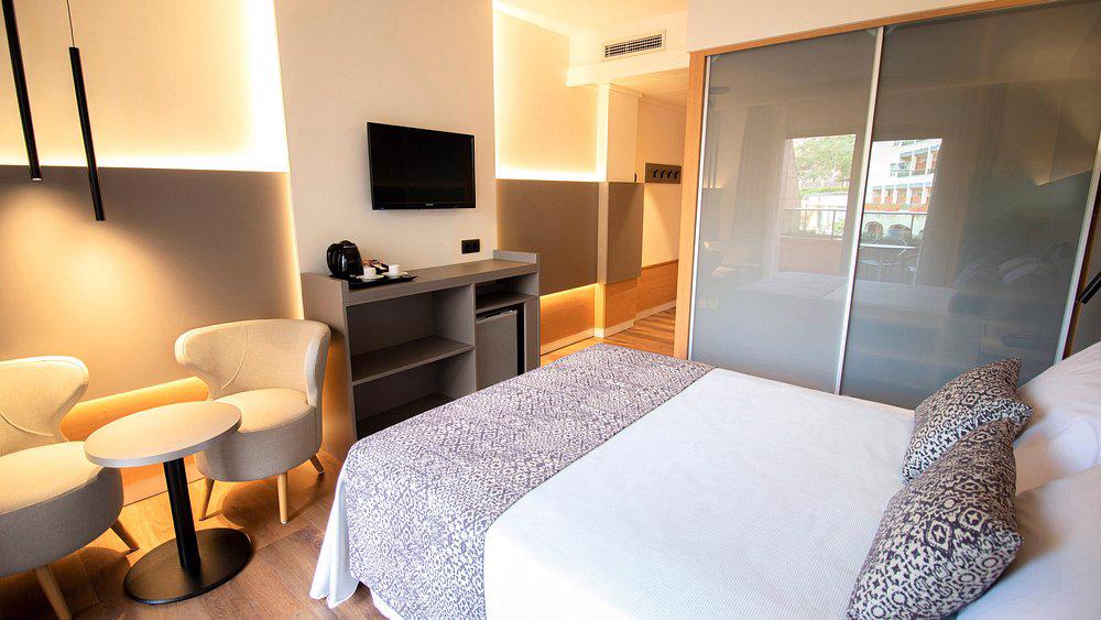 golden-bahia-de-tossa-en-spa