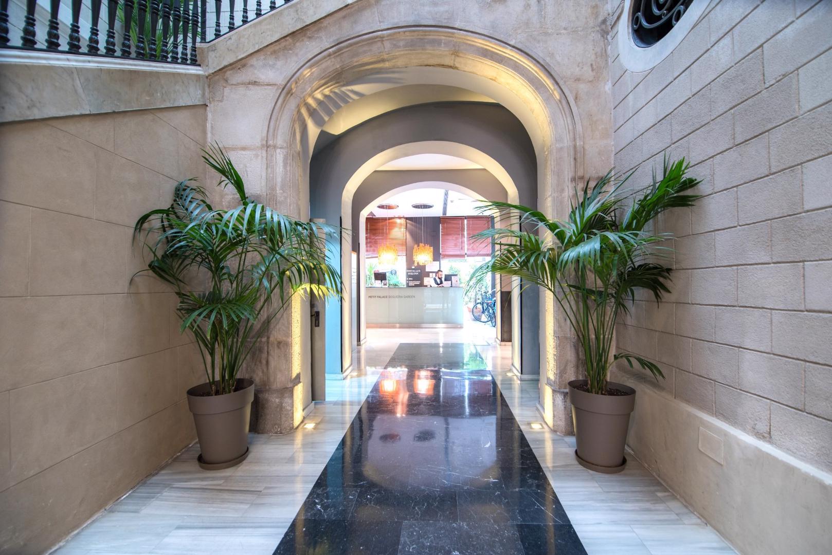 3 Dagen logies/ontbijt Petit Palace Boqueria Garden