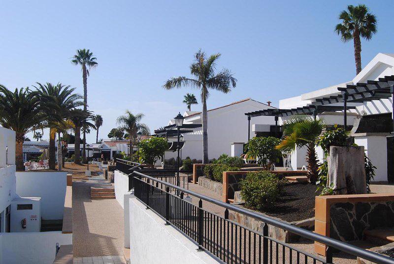 maspalomas-lago-canary-sunset