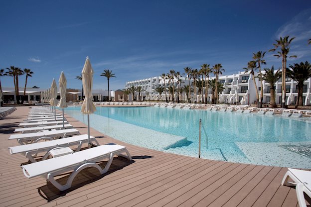 Grand Palladium White Island Resort en Spa - Playa Den Bossa - Spanje