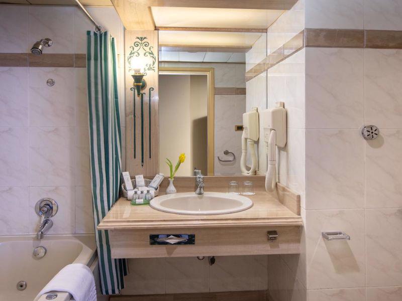 Sonesta Saint George