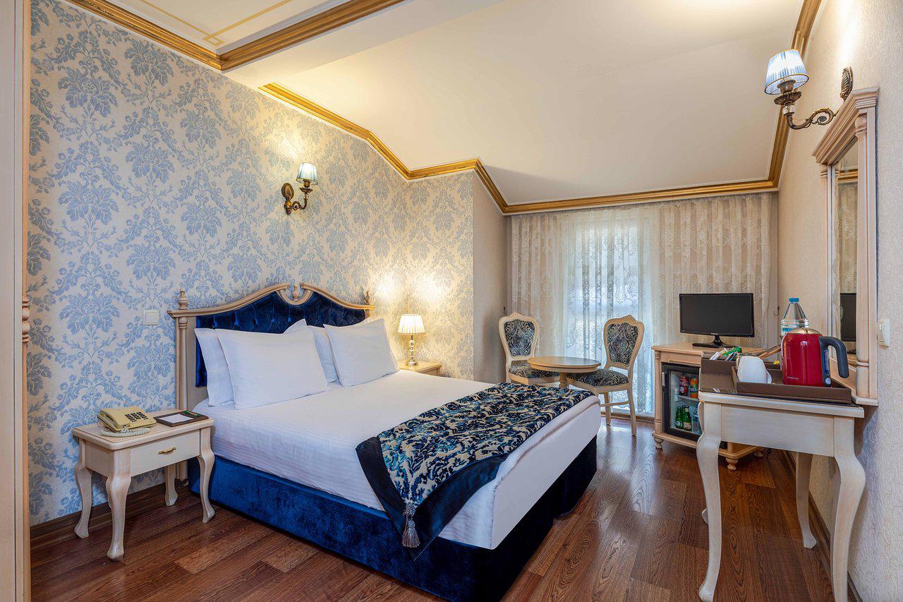 Amiral Palace Hotel