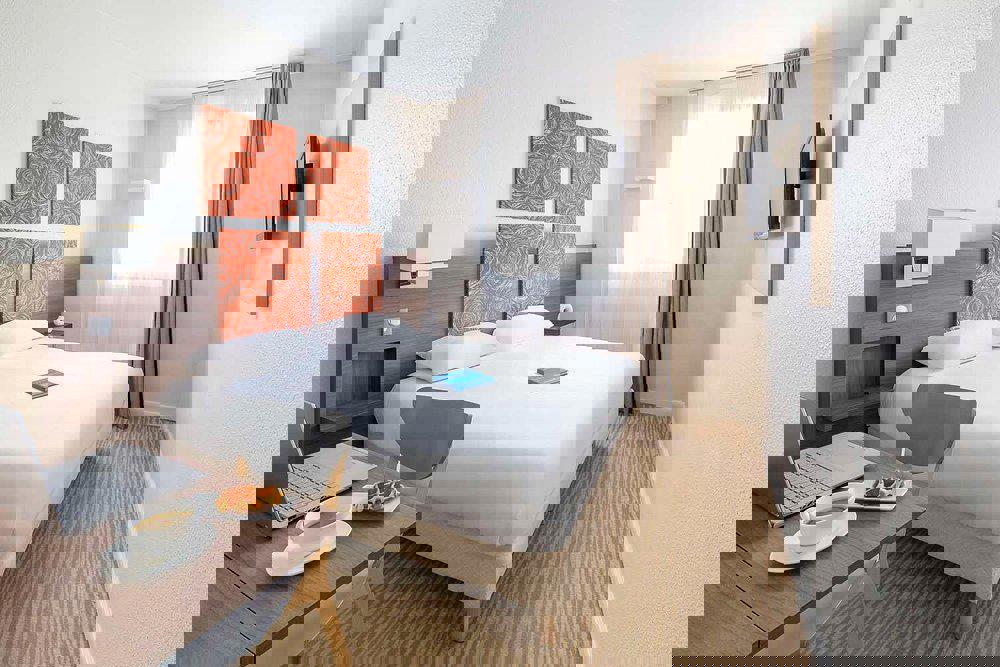 Kyriad Chambery Centre Curial