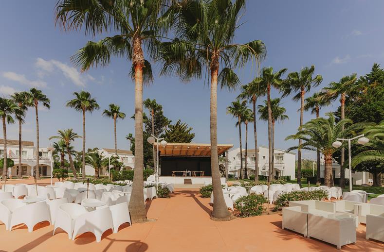 hotel-garden-holiday-village