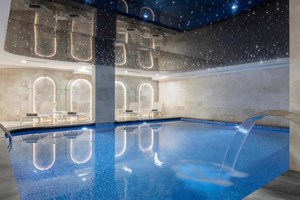 Blue Marlin Deluxe Spa