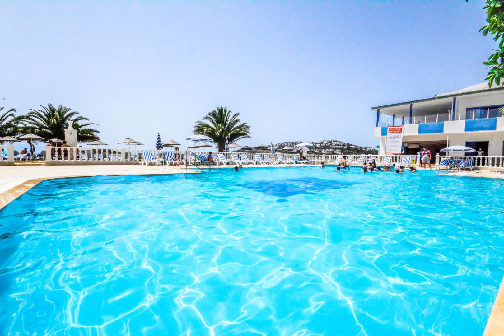 Foto Club Blue White **** Turgutreis
