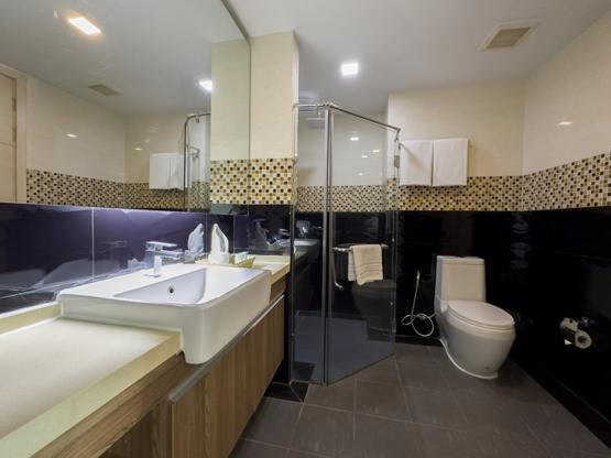 Ramada by Wyndham Bangkok Ten Ekamai Residences