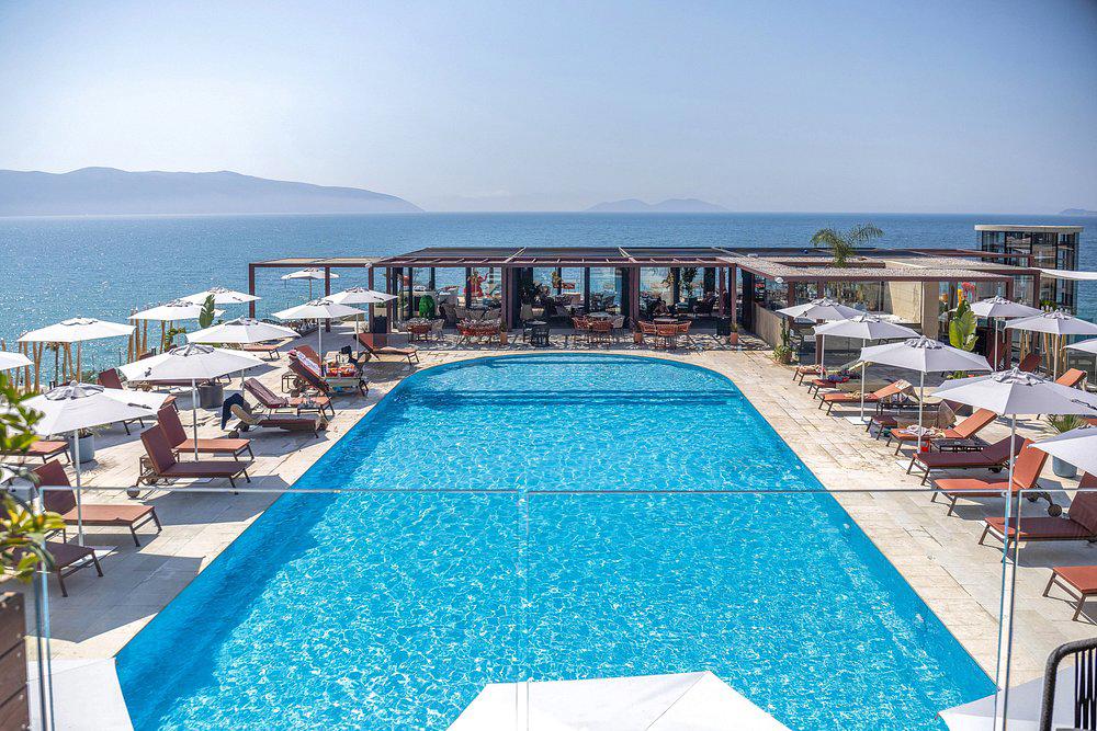 Melia Vlora Priam.