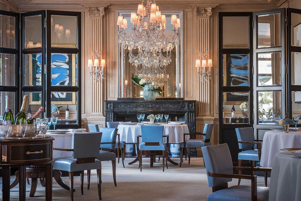 Four Seasons Des Bergues